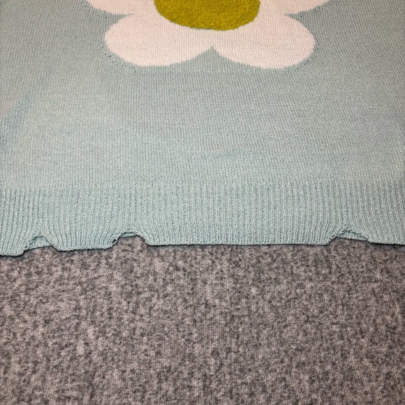 Erin Made Women’s Petal Flower Oversized Pullover Sweater One Size Mint Green - Picture 7 of 10